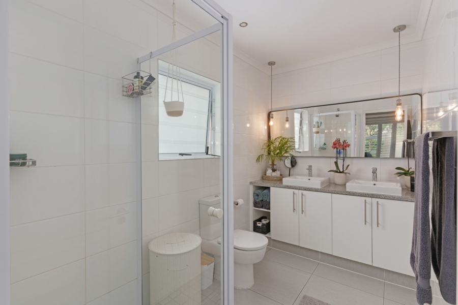 4 Bedroom Property for Sale in Sunningdale Western Cape